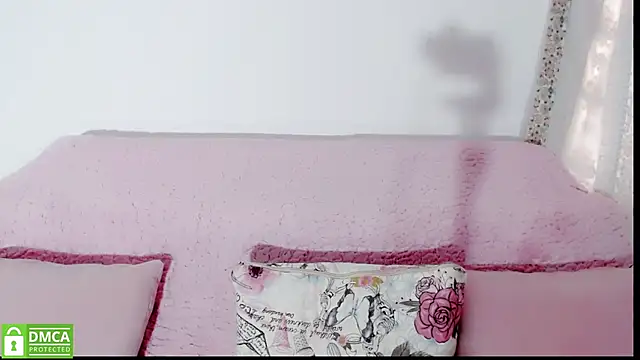 Snapshot of mariana_katto chatting on 12, 11, 2025 mariana katto online show from 12, 11, 2025