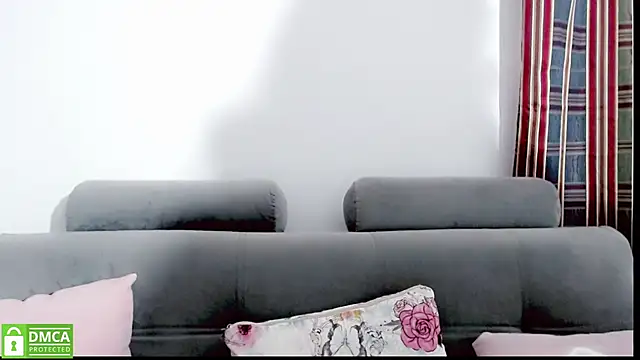 Snapshot of mariana_katto chatting on 16, 12, 2025 mariana katto online show from 16, 12, 2025