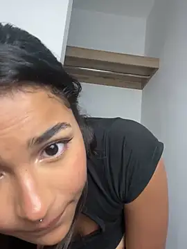 Snapshot of Mariangel_11 chatting on 21, 12, 2024 Mariangel 11 online show from 21, 12, 2024