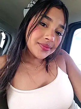 Snapshot of Mariangel_11 chatting on 6, 10, 2025 Mariangel 11 online show from 6, 10, 2025