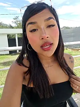 Snapshot of Mariangel_11 chatting on 23, 10, 2025 Mariangel 11 online show from 23, 10, 2025