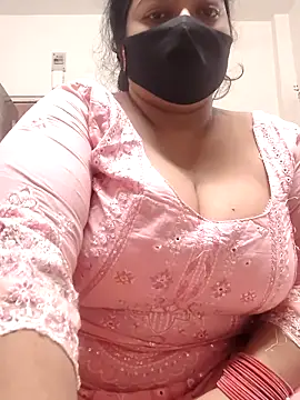 Snapshot of zeepe19 chatting on 17, 10, 2025 zeepe19 online show from 17, 10, 2025
