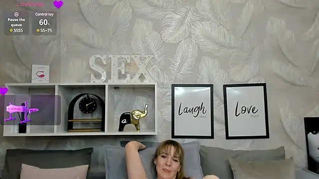 Snapshot of KattyPeachX chatting on 11, 3, 2025 KattyPeachX online show from 11, 3, 2025