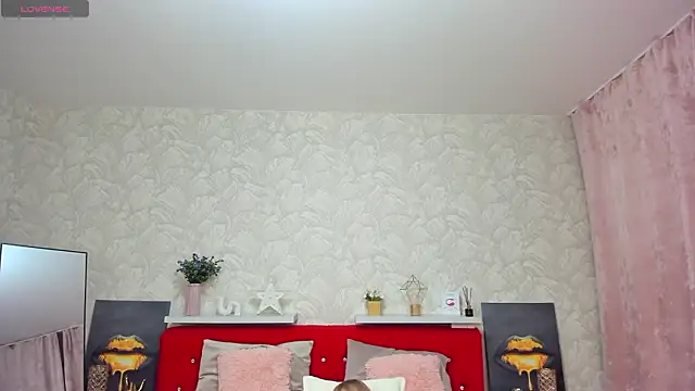 Snapshot of KattyPeachX chatting on 3, 2, 2026 KattyPeachX online show from 3, 2, 2026