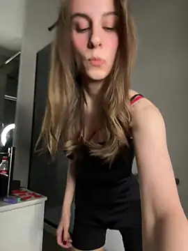 HellPeach online show from 17, 2, 2025