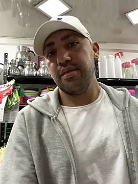 JuanZapata33 online show from 7, 10, 2025