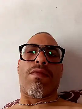 Boy-Bug online show from 9, 10, 2025