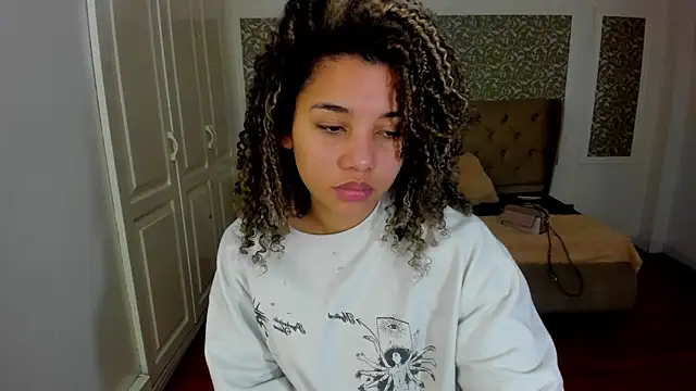 Snapshot of Mayaa_ross chatting on 13, 9, 2025 Mayaa ross online show from 13, 9, 2025