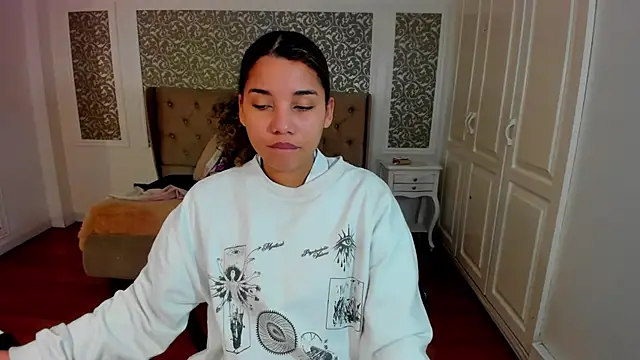 Snapshot of Mayaa_ross chatting on 24, 9, 2025 Mayaa ross online show from 24, 9, 2025