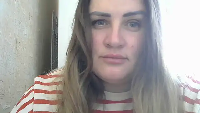 Snapshot of Honeydew-Waves chatting on 21, 4, 2026 Honeydew-Waves online show from 21, 4, 2026