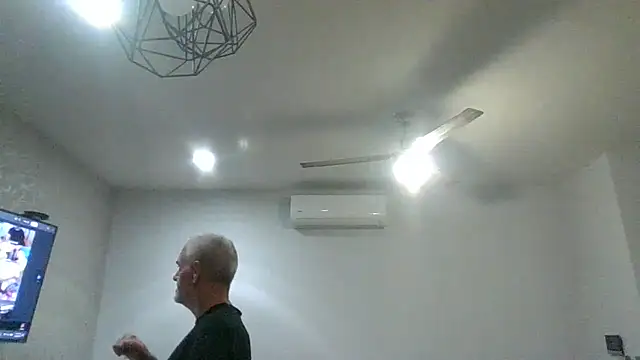 Flippyx4U online show from 8, 2, 2026