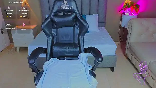 angelica dymond online show from 1, 4, 2026