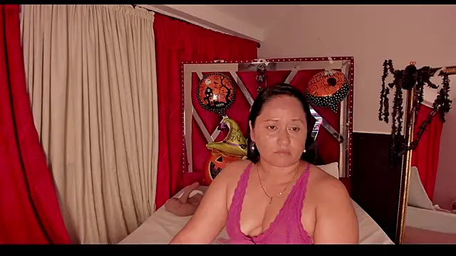 Snapshot of MicaelaHot_ chatting on 22, 10, 2025 MicaelaHot online show from 22, 10, 2025