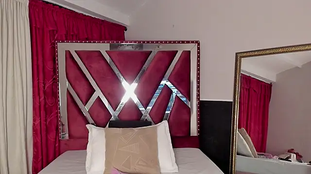 Snapshot of MicaelaHot_ chatting on 2, 11, 2025 MicaelaHot online show from 2, 11, 2025