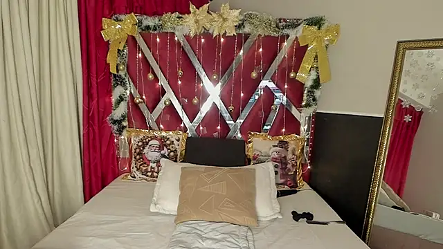 Snapshot of MicaelaHot_ chatting on 1, 12, 2025 MicaelaHot online show from 1, 12, 2025