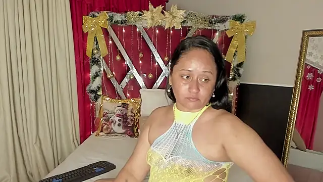 Snapshot of MicaelaHot_ chatting on 3, 12, 2025 MicaelaHot online show from 3, 12, 2025