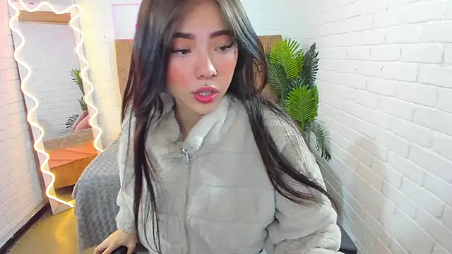 Snapshot of Roxanne_tay chatting on 16, 2, 2025 Roxanne tay online show from 16, 2, 2025