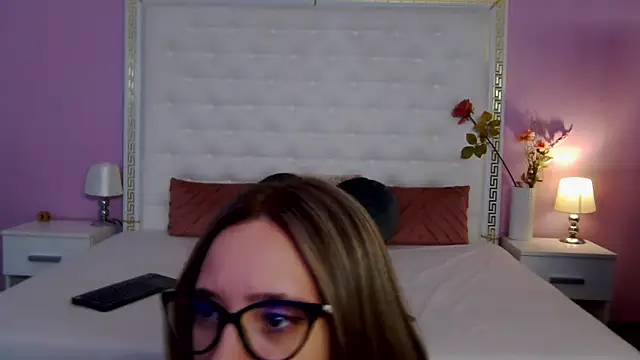 Lenna Paul online show from 17, 6, 2026