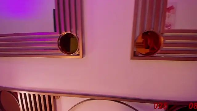 Snapshot of Doll_Isaa chatting on 8, 1, 2025 Doll Isaa online show from 8, 1, 2025