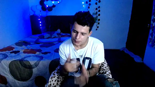 Snapshot of freddy_romas chatting on 3, 12, 2025 freddy romas online show from 3, 12, 2025