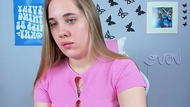 Snapshot of MiaMilas chatting on 5, 2, 2025 MiaMilas online show from 5, 2, 2025