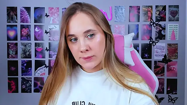 Snapshot of MiaMilas chatting on 6, 2, 2025 MiaMilas online show from 6, 2, 2025