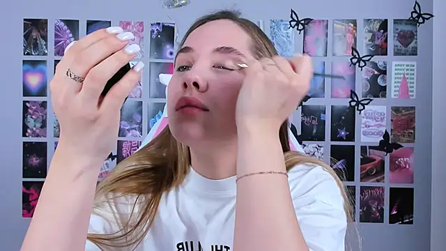 Snapshot of MiaMilas chatting on 11, 2, 2025 MiaMilas online show from 11, 2, 2025