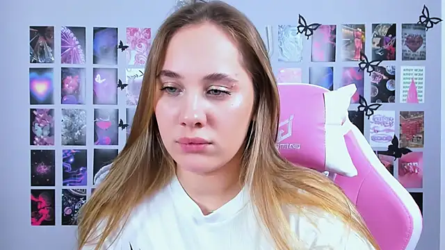 Snapshot of MiaMilas chatting on 12, 2, 2025 MiaMilas online show from 12, 2, 2025