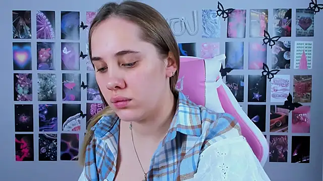 Snapshot of MiaMilas chatting on 13, 2, 2025 MiaMilas online show from 13, 2, 2025