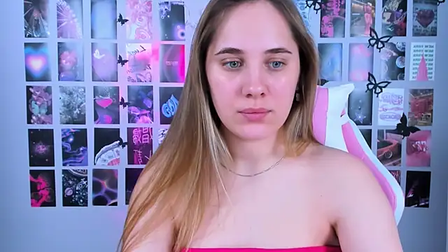 Snapshot of MiaMilas chatting on 3, 3, 2025 MiaMilas online show from 3, 3, 2025