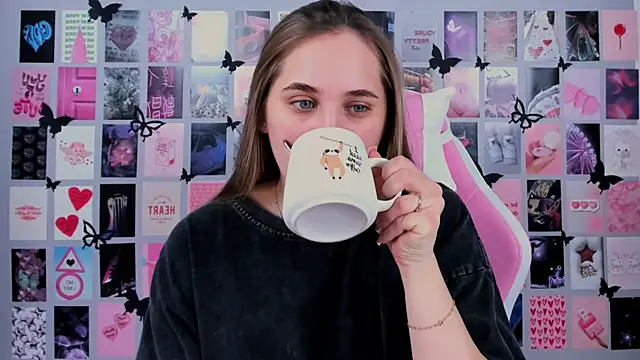 Snapshot of MiaMilas chatting on 11, 3, 2025 MiaMilas online show from 11, 3, 2025