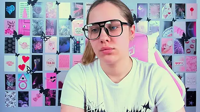 Snapshot of MiaMilas chatting on 21, 3, 2025 MiaMilas online show from 21, 3, 2025