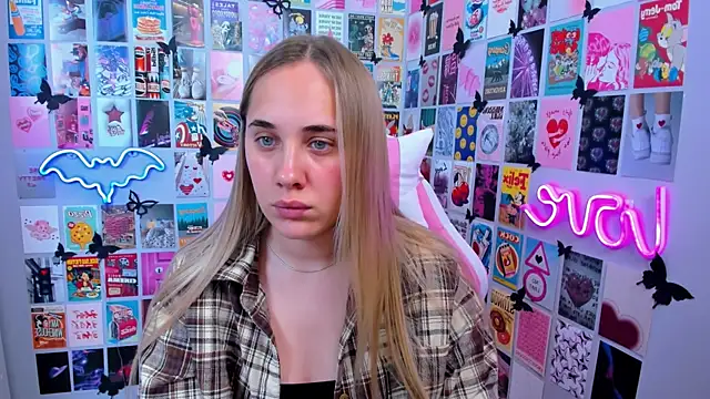 Snapshot of MiaMilas chatting on 9, 9, 2025 MiaMilas online show from 9, 9, 2025