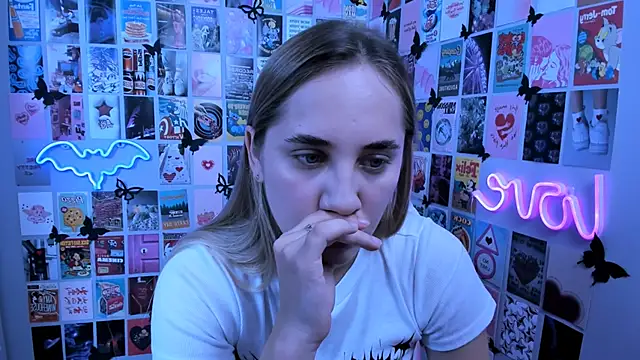 Snapshot of MiaMilas chatting on 10, 9, 2025 MiaMilas online show from 10, 9, 2025