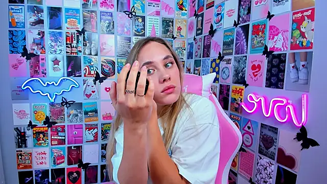 Snapshot of MiaMilas chatting on 11, 9, 2025 MiaMilas online show from 11, 9, 2025