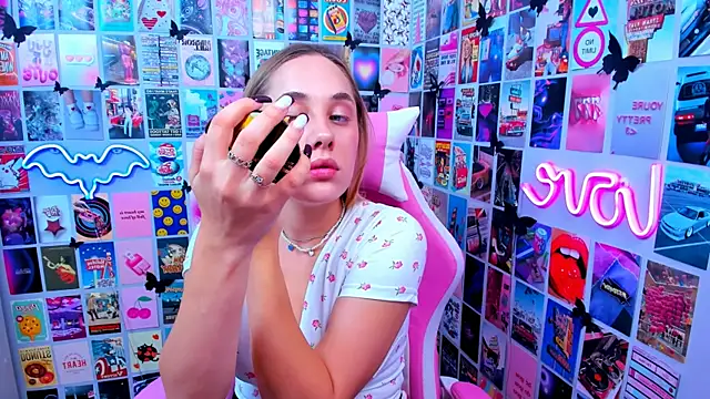 Snapshot of MiaMilas chatting on 30, 9, 2025 MiaMilas online show from 30, 9, 2025