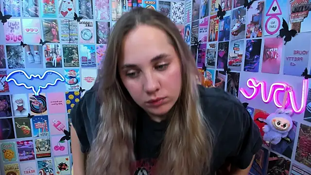 Snapshot of MiaMilas chatting on 20, 10, 2025 MiaMilas online show from 20, 10, 2025