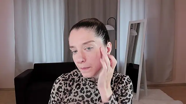 helentasty online show from 14, 9, 2025