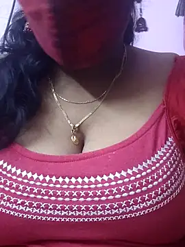 Snapshot of mallu-sumi chatting on 28, 10, 2025 mallu-sumi online show from 28, 10, 2025