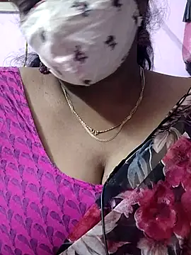 Snapshot of mallu-sumi chatting on 3, 11, 2025 mallu-sumi online show from 3, 11, 2025