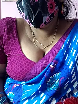 Snapshot of mallu-sumi chatting on 6, 11, 2025 mallu-sumi online show from 6, 11, 2025