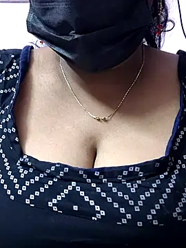 Snapshot of mallu-sumi chatting on 9, 11, 2025 mallu-sumi online show from 9, 11, 2025