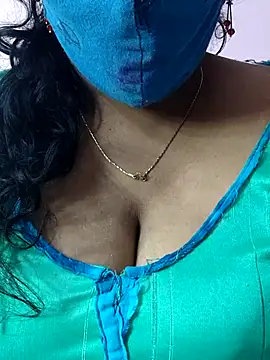 Snapshot of mallu-sumi chatting on 21, 11, 2025 mallu-sumi online show from 21, 11, 2025