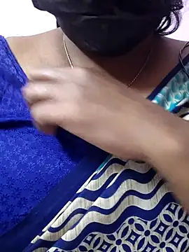 Snapshot of mallu-sumi chatting on 28, 11, 2025 mallu-sumi online show from 28, 11, 2025