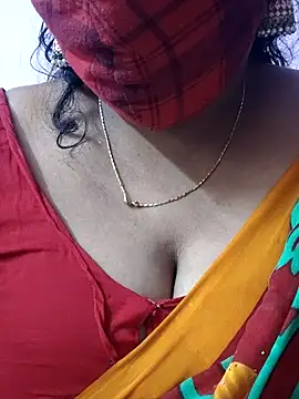 Snapshot of mallu-sumi chatting on 1, 12, 2025 mallu-sumi online show from 1, 12, 2025