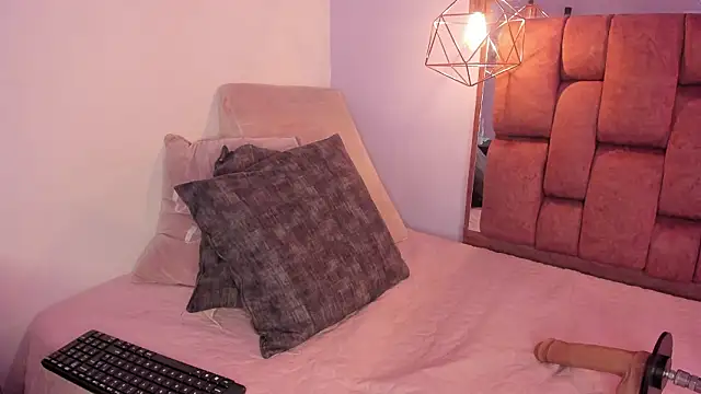 Snapshot of kristakinnky chatting on 21, 2, 2026 kristakinnky online show from 21, 2, 2026