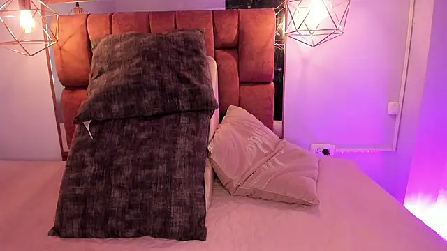 Snapshot of kristakinnky chatting on 24, 2, 2026 kristakinnky online show from 24, 2, 2026