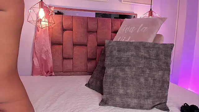 Snapshot of kristakinnky chatting on 31, 3, 2026 kristakinnky online show from 31, 3, 2026