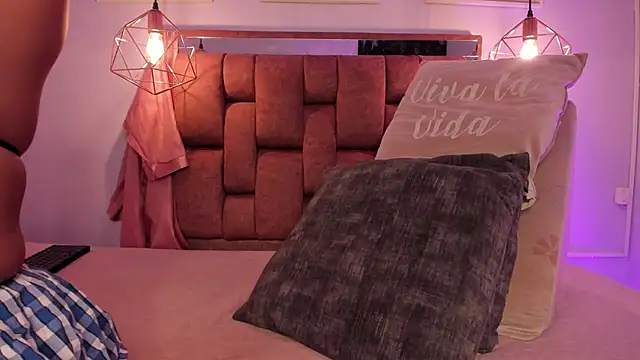 Snapshot of kristakinnky chatting on 10, 4, 2026 kristakinnky online show from 10, 4, 2026