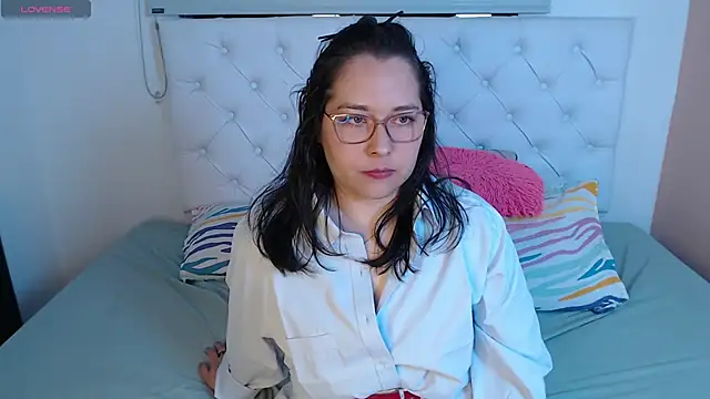 May Carlier online show from 25, 11, 2025